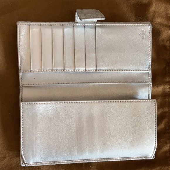 Authentic Gucci wallet - Picture 5 of 16